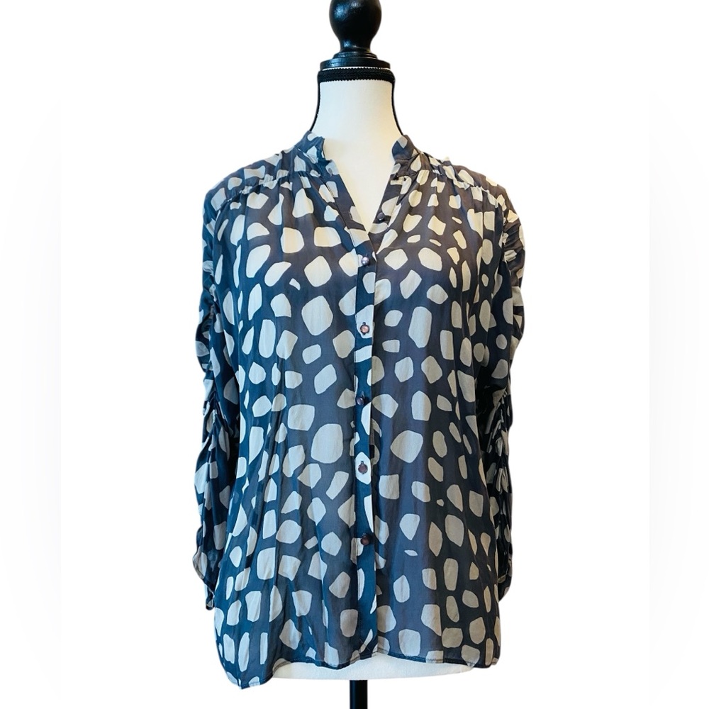 100% silk Club Monaco Gray & Cream Blouse SMALL ruched raglan 3/4 sleeves